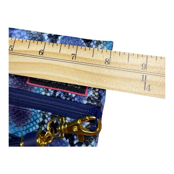 Stylish Makeup Junkie Bag – Snake Print - Picture 4 of 5